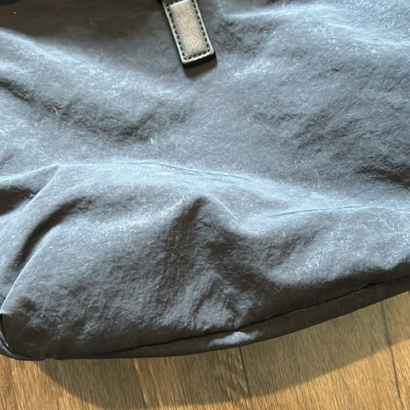 LULULEMON CROSS PATHS BACKPACK FITS 15"LAPTOP BLACK *FLAWS - Picture 4 of 11